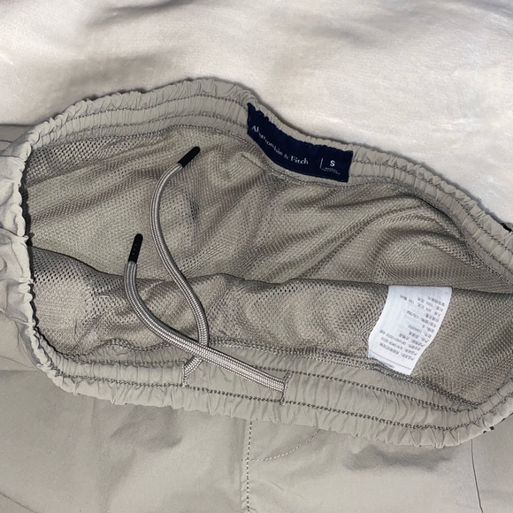 Abercrombie & Fitch Men’s Swim Suit and Short - Picture 7 of 12